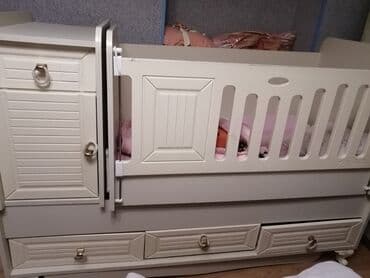 продам детскую кроватку: Oğlan və qız üçün, İşlənmiş, Dördbucaq, Beşik, Dəst ilə, Matras ilə, Yellənmə mexanizm ilə — 1