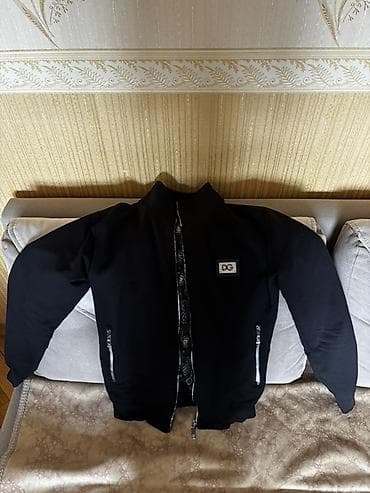 Qara rəngdə kişilər üçün zipli jaket - Model: Yaxası hündür, klassik