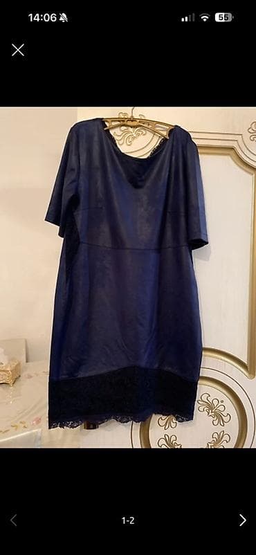 Tünd göy rəngdə qadın paltarı - Model: Dizdən bir qədər aşağı