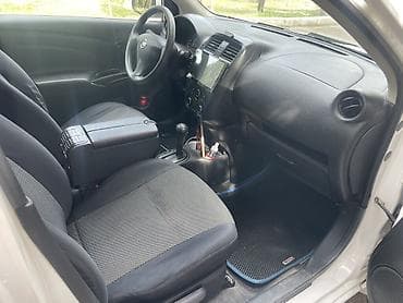 masin sifarisi: Nissan Sunny: 1.2 l | 2015 il Sedan — 10