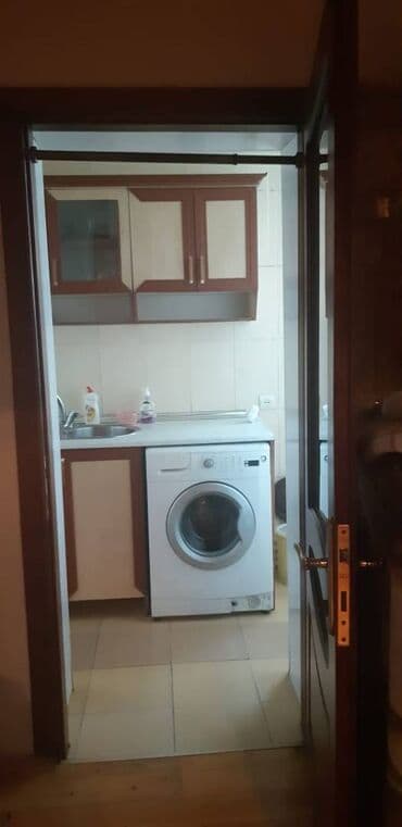 7 mikrorayon: Yeni Guneslide Ab masivində 9 mertebeli binanın 7-ci mərtəbəsində — 13