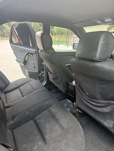 Nəqliyyat: Mercedes-Benz C-Class: 2.2 l | 1997 il Sedan — 5