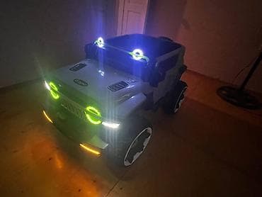 Детский мир: Uşaq elektrik maşını satılır – 4x4 Off Road üslubunda jeepp Vəziyyəti — 4