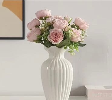 kala gul: Dekorativ plastik vazalar — müasir interyer üçün yüngül və davamlı — 1