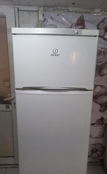 remington s 7300: İşlənmiş 2 qapılı Indesit Soyuducu Satılır, rəng - Ağ — 2