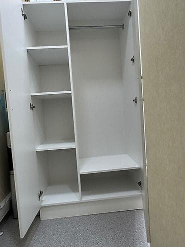 isqaf: Ağ rəngli ikiqapılı şkaf - Material: laminat/MDF tipli hamar səth — 1