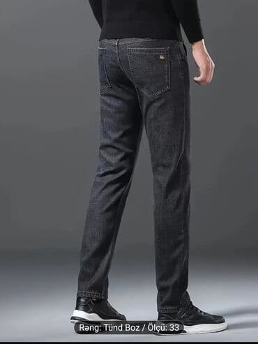 белые новые кеды: Kişilər üçün tünd boz rəngli cins şalvarı. Klassik kəsimli bu şalvar — 2