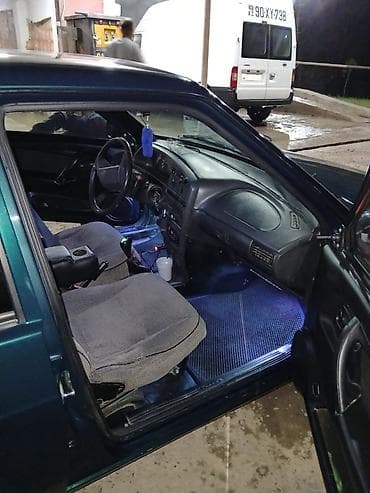 masin lada: Lada Samara sedan - Kuzov: 4 qapılı sedan, tünd yaşıl rəng - Nömrə — 5