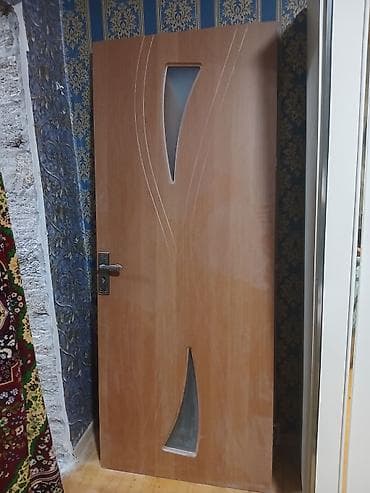 pencere kilidi: Ağac fakturalı iç qapı - Material: MDF/laminat üzlüklü taxta əsas - — 1