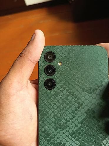 iphone 8 telefon: Məhsul: Android smartfon (üçlü arxa kamera) – yaşıl “ilan dərisi” — 7