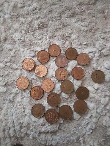 Kolleksiya üçün müxtəlif ölkələrdən pul nümunələri dəsti kohne pul