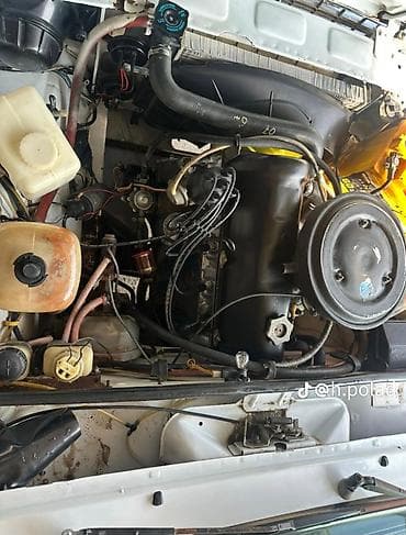 maşın 010: Lada 2107 sedan – klassik dizaynlı, ağ rəngdə. Texniki xüsusiyyətlər — 7