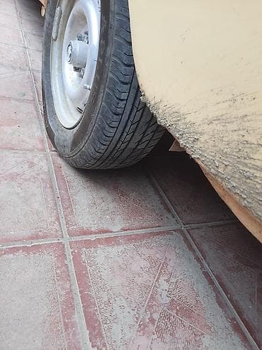 vaz 2106 kuzası: VAZ 2106 sedan - Kuzov: 4 qapılı, bej rəng - Mühərrik: benzin — 7