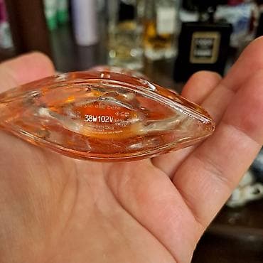 ideal.az parfum: La Vie Est Belle Eau de Parfum – 30 ml-den göründüyü qedee qalıb. - — 2