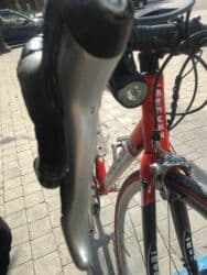 yığılan velosipedlər: Belçika brend merckx velosipedi. Yüngül amma keyfiyyətli karbon gövdə( — 12