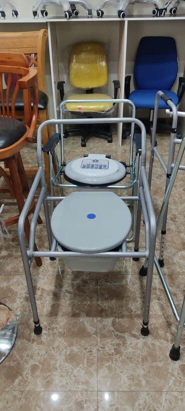 унитаз для инвалидов переносной: 🩺Əsa (çəlik) böyüdüb kiçiltmək olur 20 AZN (çatdırılma ödənişli) 🩺Əsa — 1