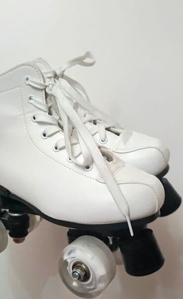 Qaşıqlar: Ağ rəngli, yüksək topuqlu, dörd təkərli klassik rolik. Ayağı yaxşı — 3