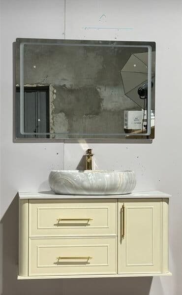 moydadır sederek: Bu dəbli vanna otağı dəsti, müasir dizaynı ilə seçilir. Dəstə güzgülü — 19