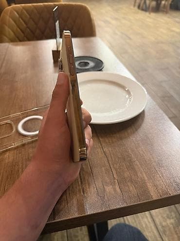 mac pro: IPhone 14 Pro Max, 128 GB — 2