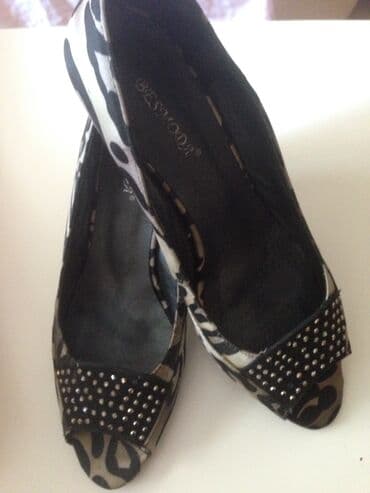 женские пляжные шлепанцы: Ayaqqabi baha alinib.ela veziyyet dedi,38razmer — 1