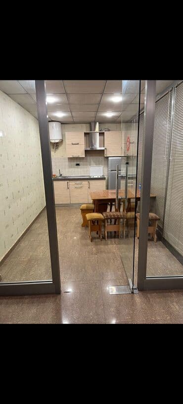 Qarajlar: Ofis sahəsi – şüşə arakəsməli, geniş vestibül və iş otaqları - İşə — 8