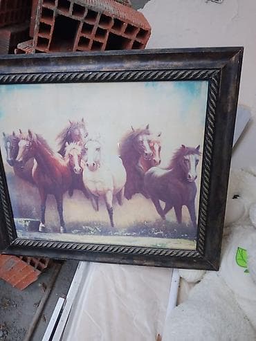 Çərçivəli tablo – Qaçan atlar mövzulu - Mövzu: açıq məkanda irəli