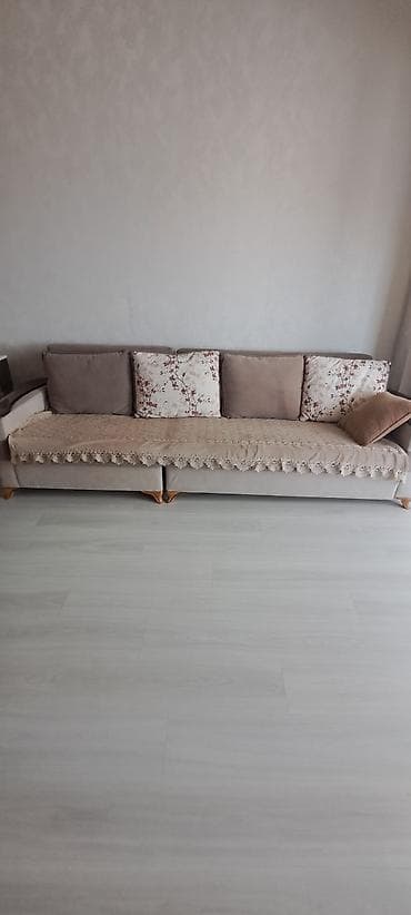divan iwlenmiw: Künc divan + yastiqlari ve ust örtüyü ilə birgə satılır — 1