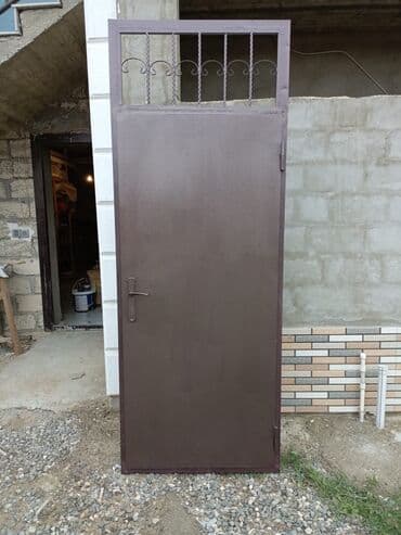 padval qapısı: Dəmir giriş qapısı - Material: qalın metal təbəqədən hazırlanmış — 3