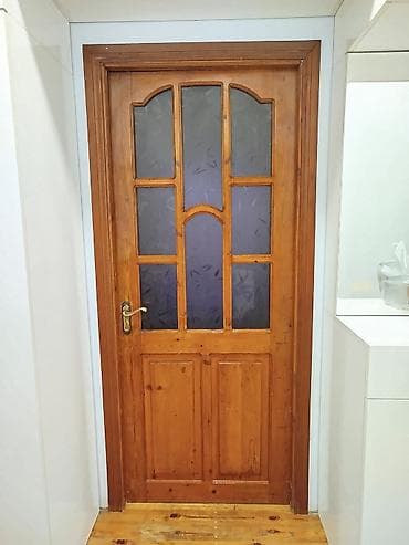 Bərkidici məhsullar: Taxta daxili qapı – şüşəli klassik dizayn rəngə uyğun pəncərələr də — 1