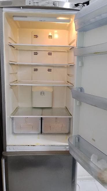 ucuz soyuducular: 2 qapılı Indesit Soyuducu Satılır, rəng - Gümüşü — 1
