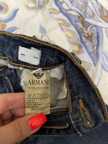 Верхняя одежда: Джинсы на мальчика 10 лет. Как новые. Одели пару раз — 9