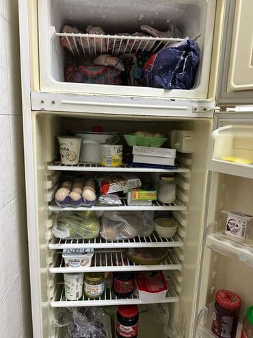 iki kameralı soyuducu: Stinol iki qapılı soyuducu - Üst kamera: dondurucu, rəfli quruluş — 3