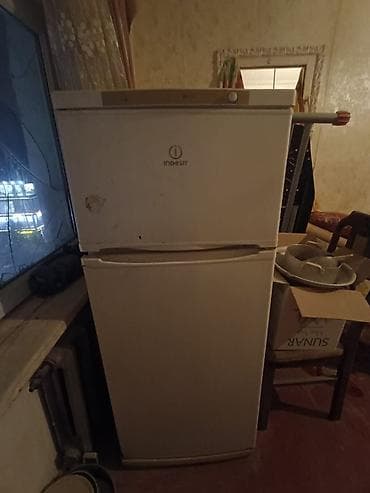 2 qapılı Indesit Soyuducu Satılır, rəng - Ağ