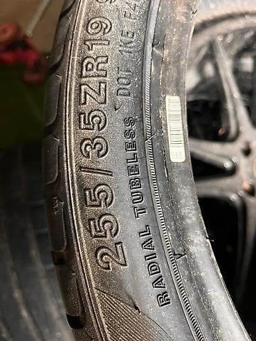 suktur: Satılır: 19 düym performans şinləri - Ölçü: 255/35 ZR19 - Tip: Radial — 1