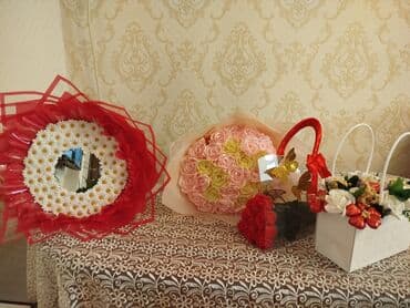 yeni il hediyye qutusu: Dekorativ hədiyyə dəstləri və əllə hazırlanmış kompozisiyalar - Gül — 1