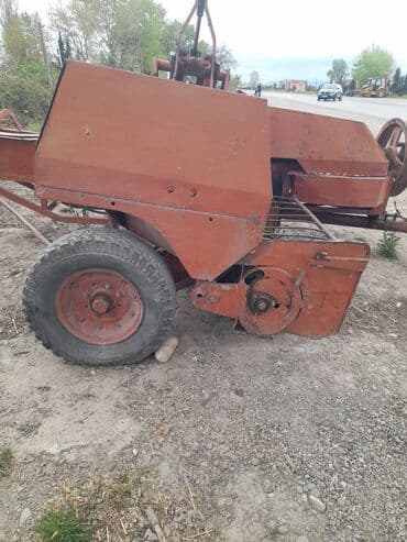 qosqular: Otlara/yoncaya uyğun pres yığan kənd təsərrüfatı aqreqatı (kvadrat — 3