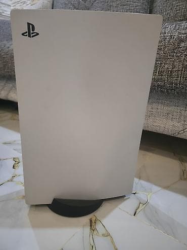 ps5 kontroller: PlayStation 5 (PS5) oyun konsolu - Rəng: ağ korpus, qara mərkəz — 4