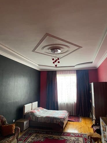 7 ve 8 mkr satilan evler: 6 otaqlı, 7000 kv. m, Orta təmir — 25