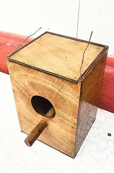 Taxta quş yuvası/küçəciyi - Material: təbii taxta, hamar cilalanmış