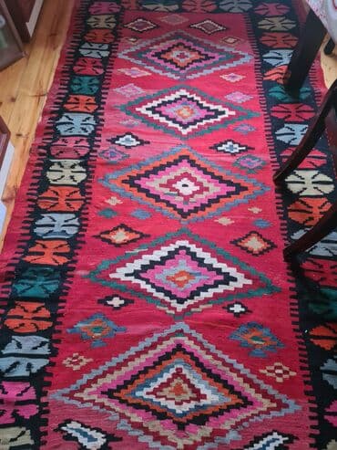 qırmızı xalca: Xalça — 1