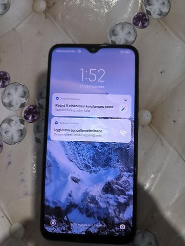 хвох сериес с: Xiaomi Mi 9, 32 ГБ, цвет - Черный, 
 Сенсорный — 4