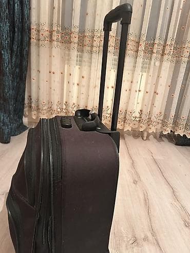 camadan: Səyahət çamadanı – yumşaq korpuslu, tünd rəng - Geniş əsas bölmə və — 1