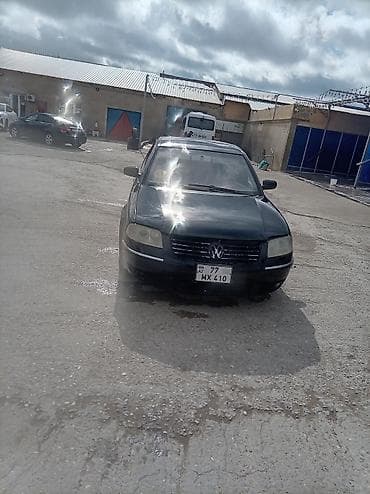 renge rover: Volkswagen Passat: 1.8 l | 2003 il Sedan — 3