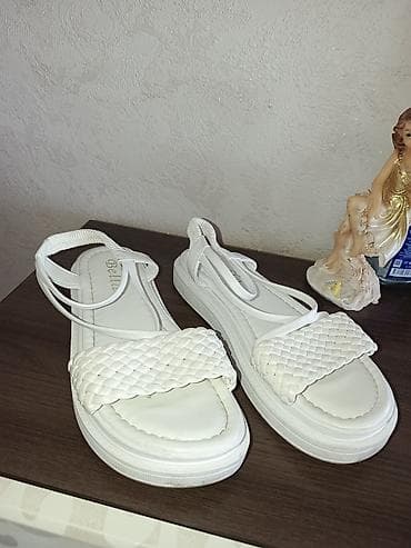 yaz basanoşkalar: Basanoşka ( Səndəllər ) yeni kimi çox az istifadə olunub. Geyinmədiyim — 2