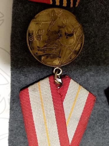 spor: Məhsul: SSRİ dövrünə aid orijinal medallar kolleksiyası Tərkib: - — 3