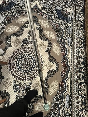 zig yolunda evler: Dirsəkaltı qoltuqağacı (tək ədəd) - Növ: dirsək dayaqlı qoltuqağacı — 2
