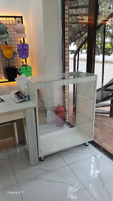 Оборудование для бизнеса: Şüşə vitrİN – mağaza və butiklər üçün - Material: ağ karkaslı vitrin — 2