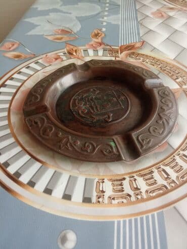 Metal külqabı - Material: tökmə metal (bürünc tərzində), ağır və