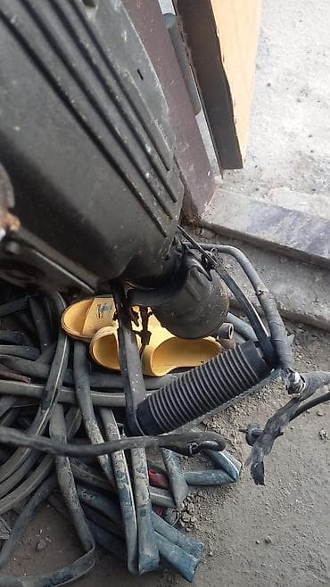 Əl aləti: elektrikli beton vibratori (marka: CTAP/СТАР) Texniki