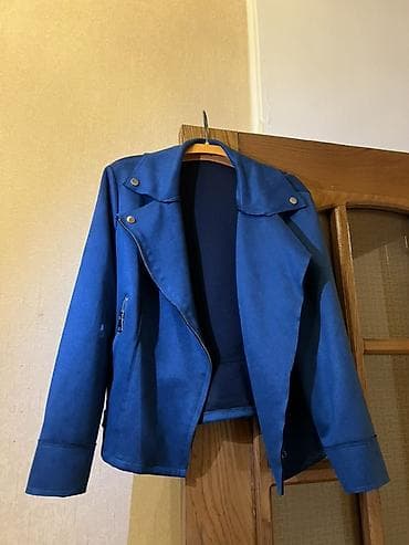 Mavi rəngli qadın gödəkçəsi - Stil: biker/moto üslublu, asimmetrik ön